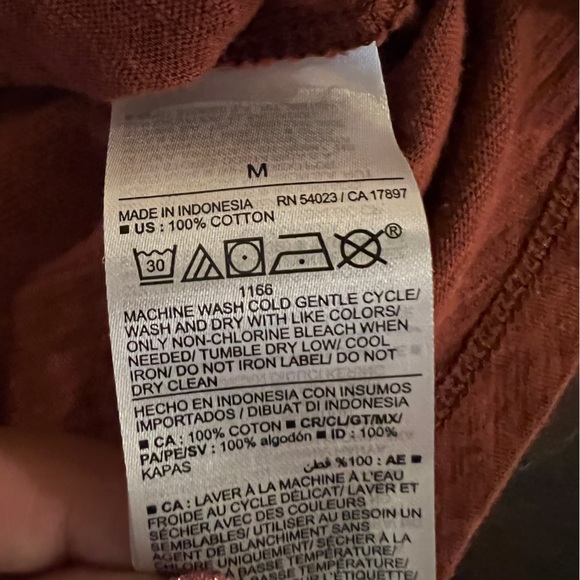 Old Navy v neck tank top - Picture 5 of 5